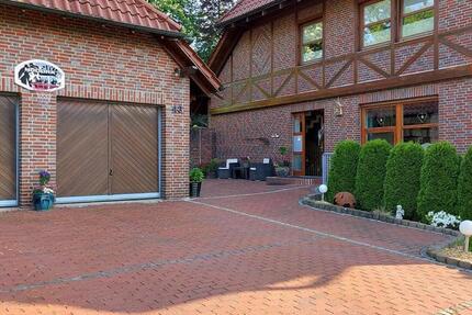 Haus Hüllhorst - 11 Zimmer, 350 m&sup2;, 599.000&euro; | Angebot:25806871