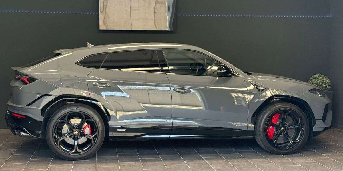 Lamborghini Urus 19.000 km 265.500 &euro; Bielefeld 33647