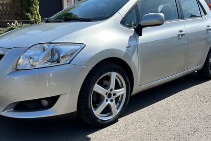 Toyota Auris 79.383 km 3.800 &euro; Löhne 32584