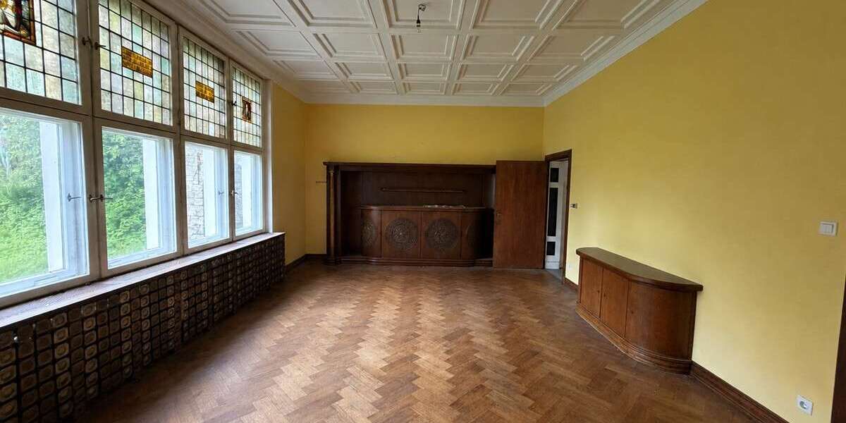 Denkmalgeschützte Fabrikantenvilla an der Weser Parkgrundstück mit drei zusätzlichen Bauplätzen - Villa Vlotho | Angebot:27254373