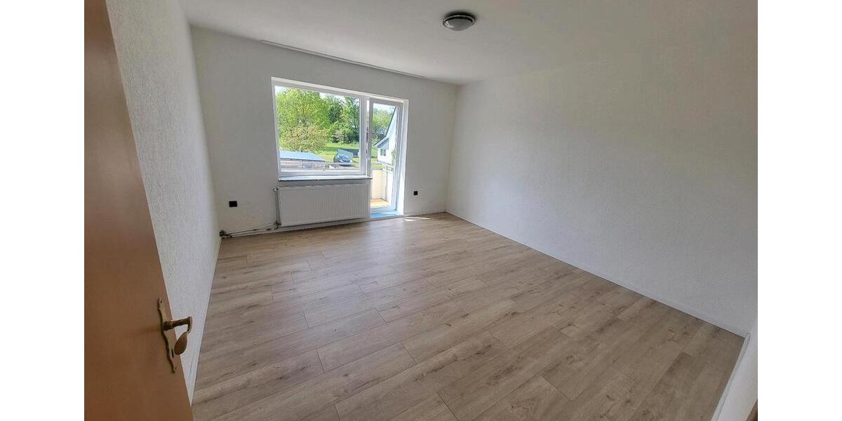Etagenwohnung Lage - 4 Zimmer, 83 m&sup2;, 750&euro; | Angebot:26415552