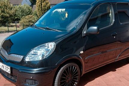 Toyota Yaris 237.400 km 3.500 &euro; Löhne 32584