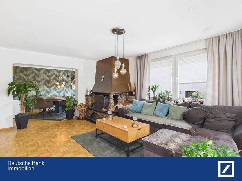 Schöne, helle Erdgeschoßwohnung mit eigenem Garten.