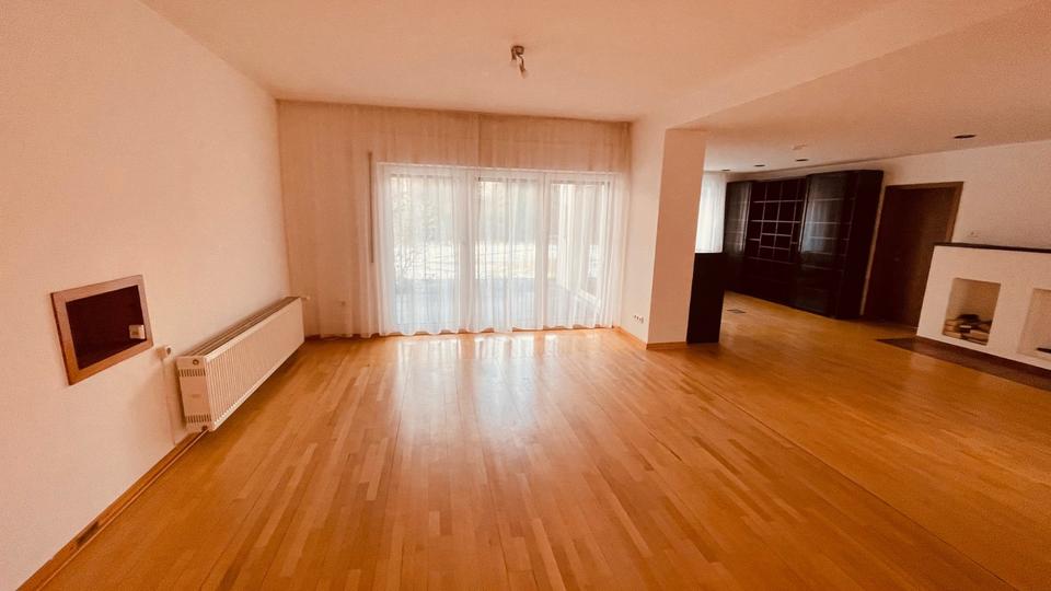 Doppelhaushälfte Lage - 6 Zimmer, 235 m&sup2;, 1.250&euro; | Angebot:26665107