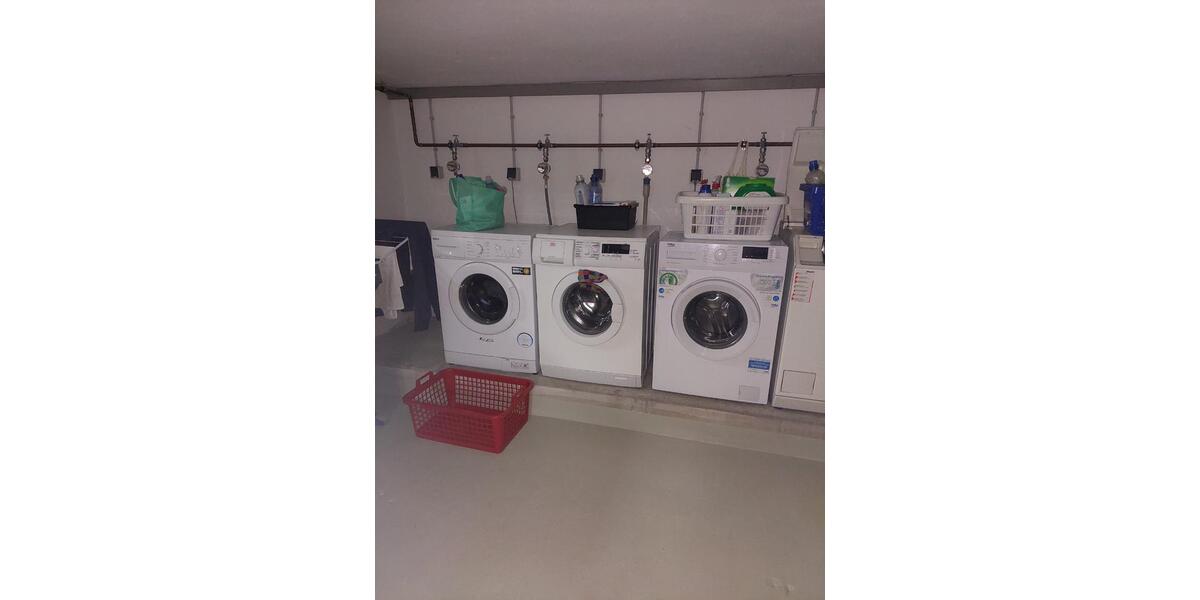 Dachgeschoßwohnung Lage - 2 Zimmer, 64 m&sup2;, 500&euro; | Angebot:25790490