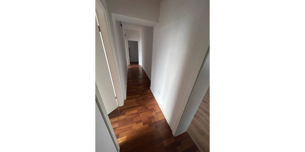 Etagenwohnung Bielefeld Brake - 4 Zimmer, 105 m&sup2;, 850&euro; | Angebot:26164115