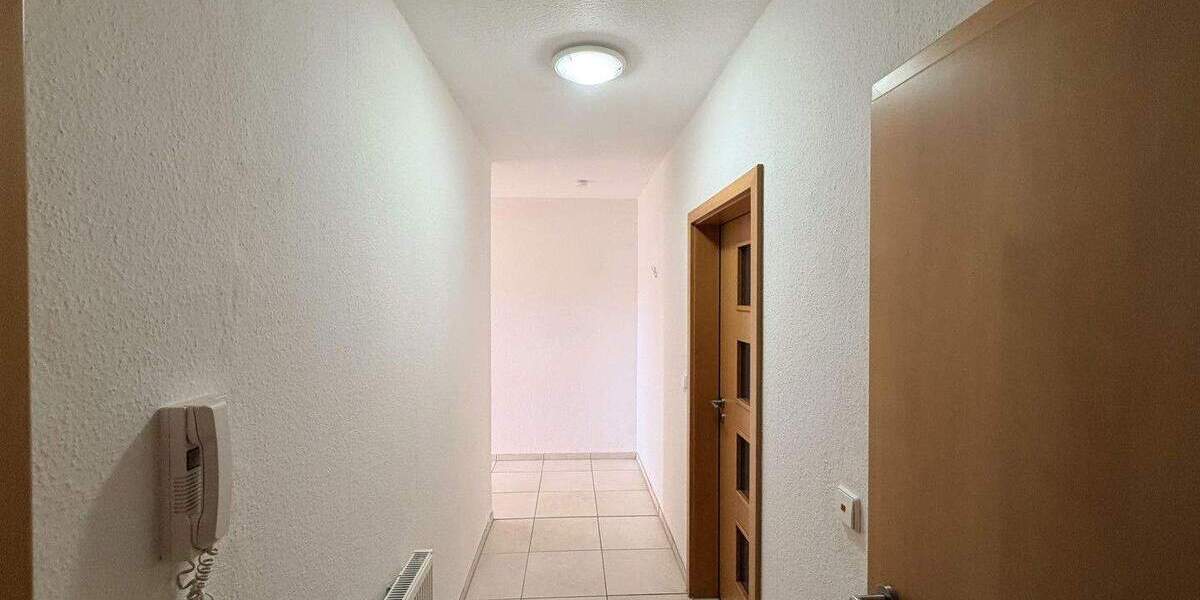 Gepflegete 3 Zimmer-Wohnung, mit offener Küche Dachgeschosswohnung (Fahrstuhl) in Schloß Holte-Stk. 3 zimmer