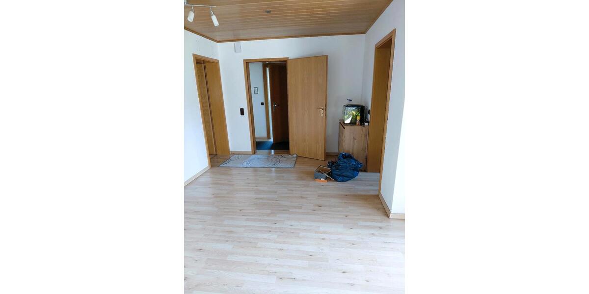 Etagenwohnung Lemgo - 3 Zimmer, 76 m&sup2;, 1.030&euro; | Angebot:25792075