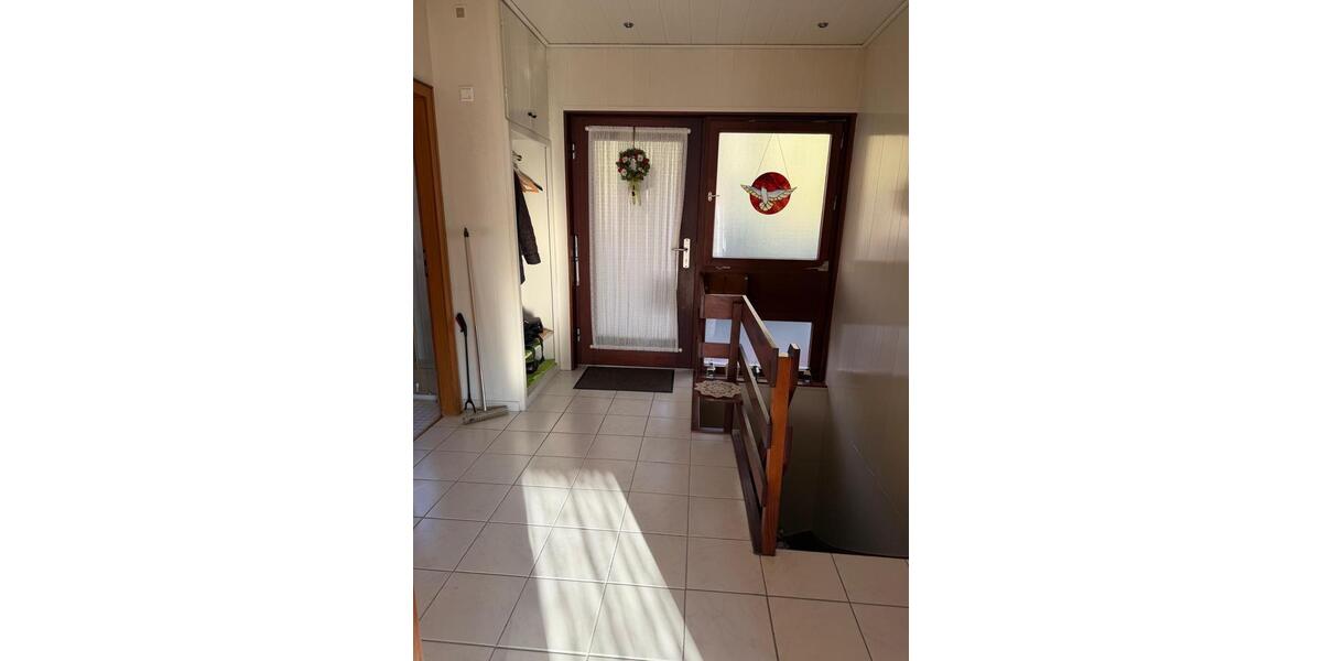 Etagenwohnung Schloß Holte-Stukenbrock Stukenbrock - 5 Zimmer, 150 m&sup2;, 1.650&euro; | Angebot:25416098