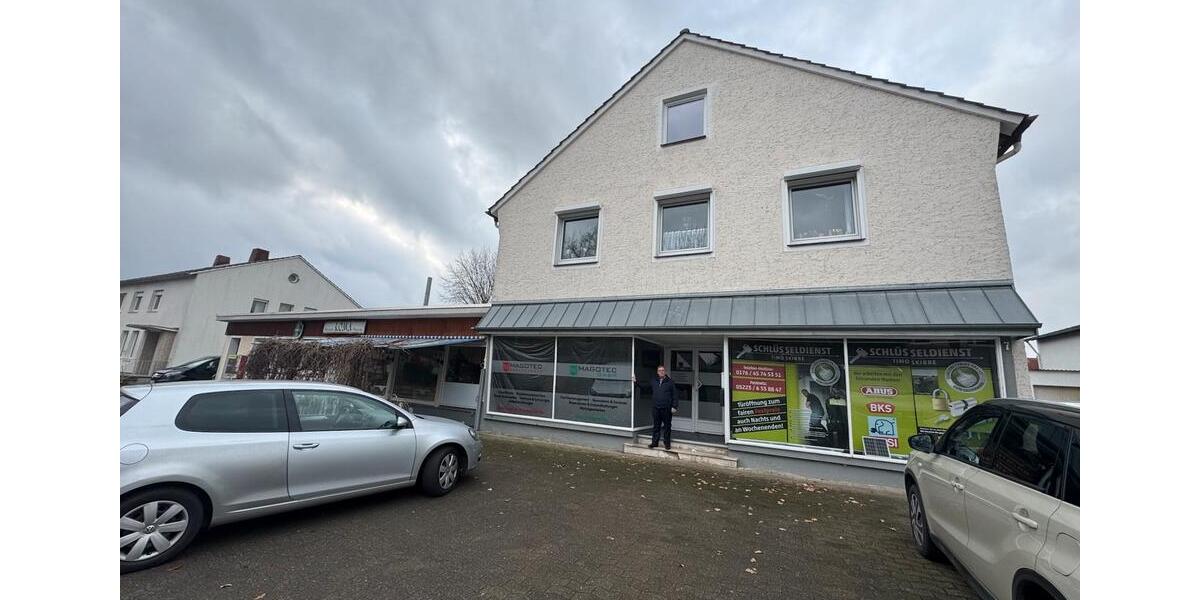 ZU VERMIETEN LADENLOKAL in BündeDünne zimmer