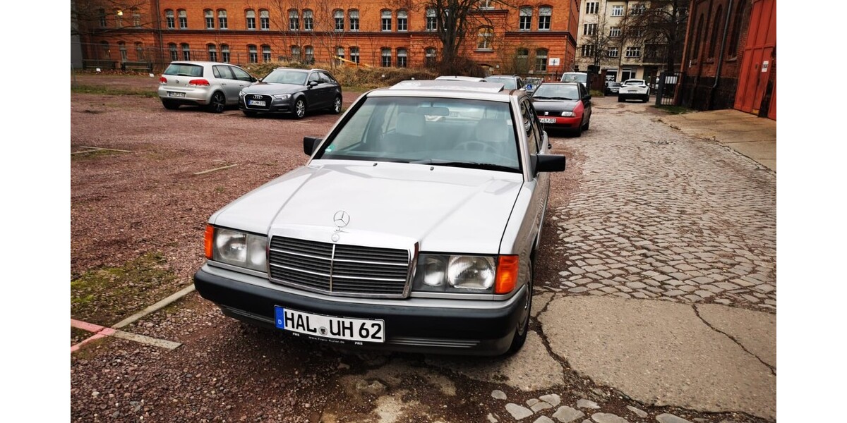 Mercedes-Benz 190 214.000 km 8.000 € Halle 33790