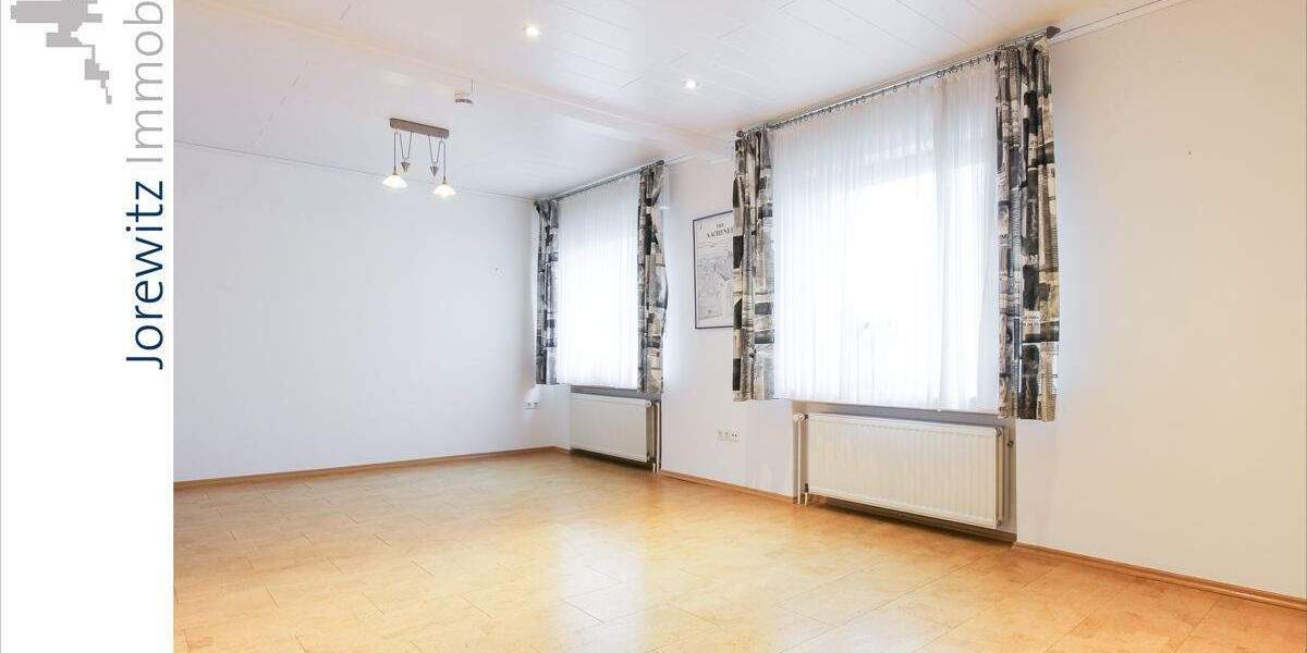 Einfamilienhaus Bielefeld Jöllenbeck - 9 Zimmer, 257 m&sup2;, 685.000&euro; | Angebot:23462088