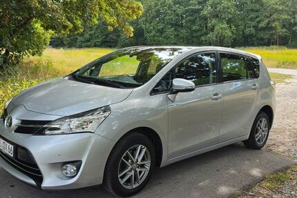 Toyota Verso 112.000 km 12.900 &euro; Bielefeld 33689