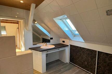 Wohnung Halle - 4 Zimmer, 160 m&sup2;, 1.200&euro; | Angebot:25407439