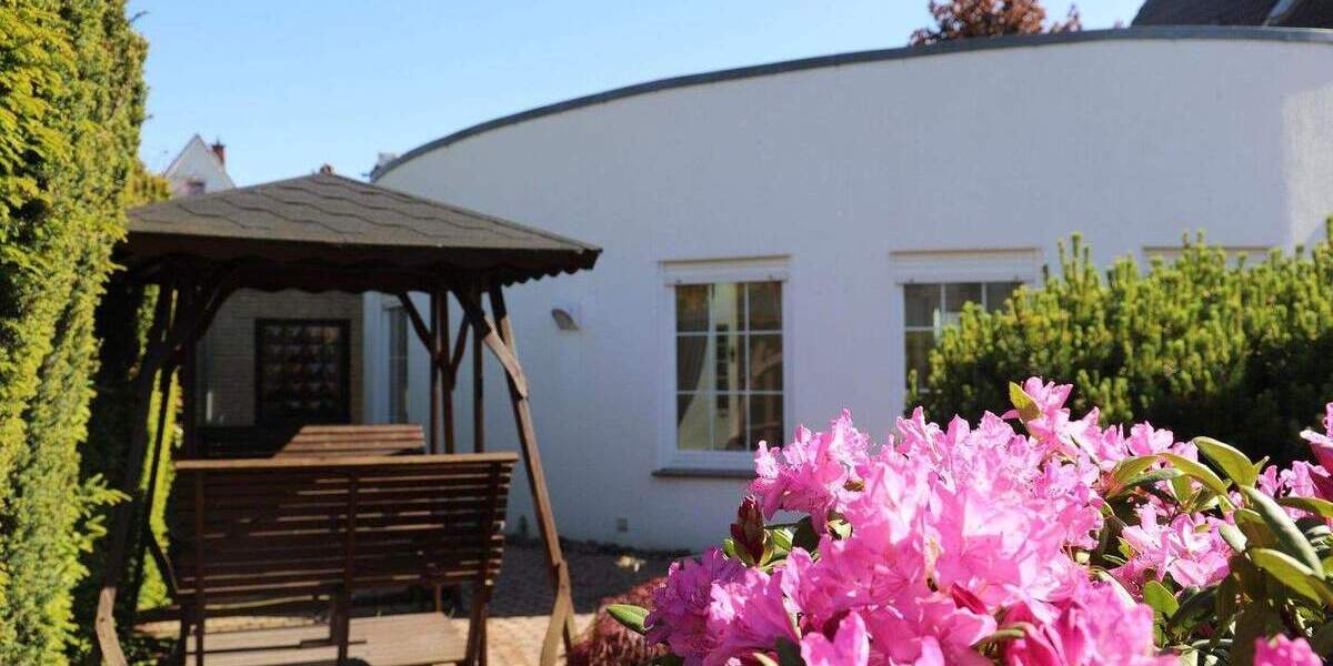 Einfamilienhaus Bad Salzuflen Innenstadt - 3 Zimmer, 135 m&sup2;, 1.390&euro; | Angebot:25782938