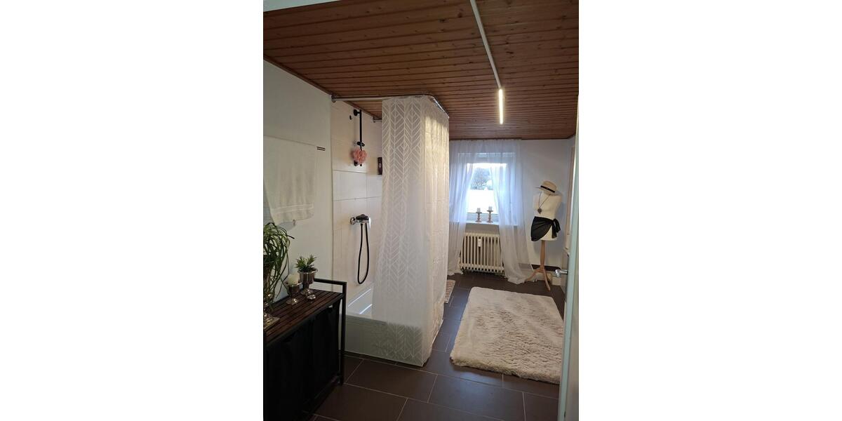 Dachgeschoßwohnung Detmold Hakedahl - 2 Zimmer, 60 m&sup2;, 455&euro; | Angebot:26355264
