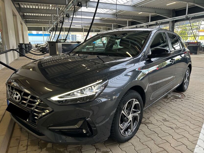 i30