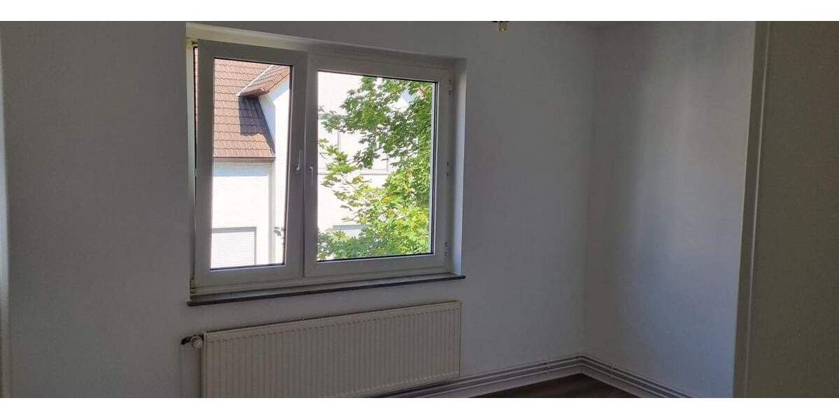 Etagenwohnung Lage - 3 Zimmer, 64 m&sup2;, 595&euro; | Angebot:25776738
