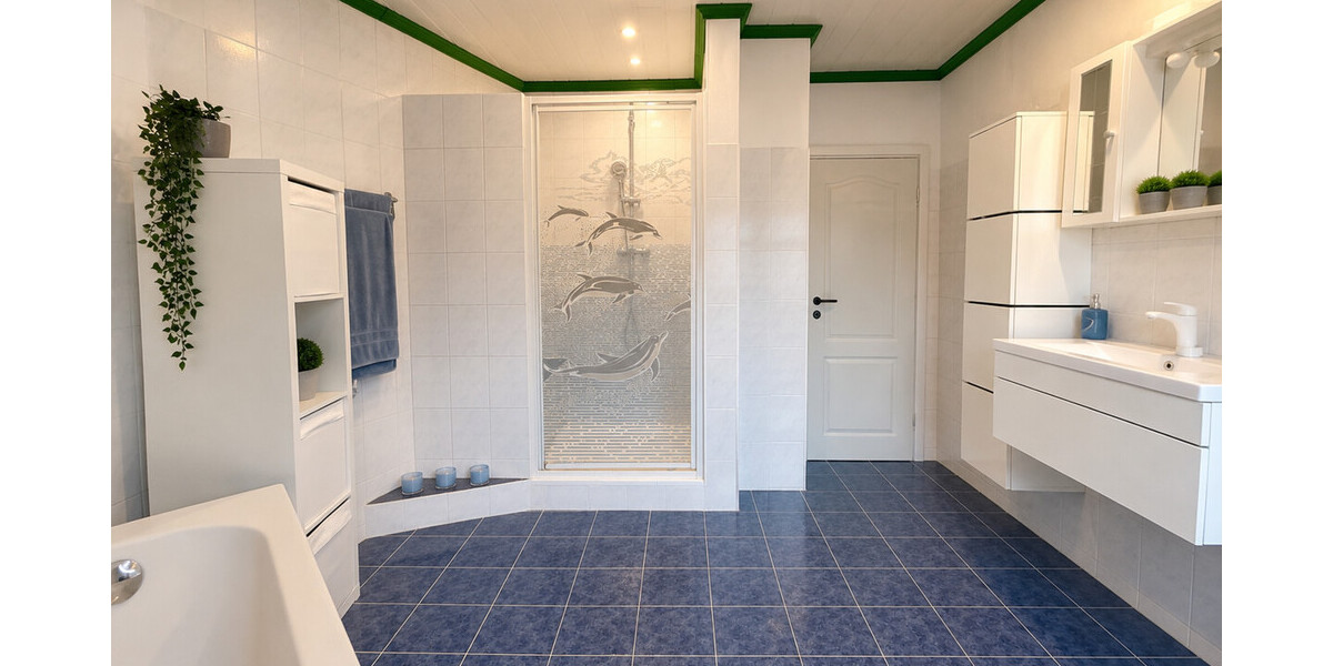 Großzügiges Zweifamilienhaus mit Einliegerwohnung und neuer Heizung - Zweifamilienhaus Hüllhorst | Angebot:27003359