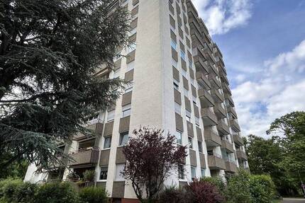 Geräumige und sehr gepflegte 3-Zimmer-Wohnung mit Balkon im 2. Obergeschoss in LU-Niederfeld