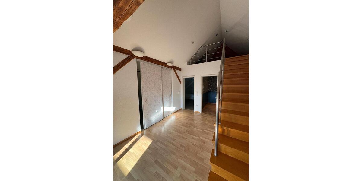 Etagenwohnung Halle - 4 Zimmer, 160 m&sup2;, 1.200&euro; | Angebot:25407439