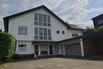 Frühjahrsangebot. Einfamilien-Wohnhaus mit Einliegerwohnung u. Garagengebäude mit Carport von Detmold-14 km von Augustdorf 1 zimmer