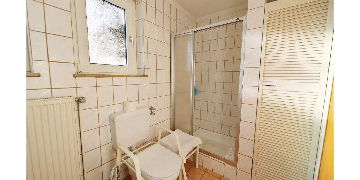 Einfamilienhaus Lage Kachtenhausen - 5 Zimmer, 99 m&sup2;, 180.000&euro; | Angebot:25776536