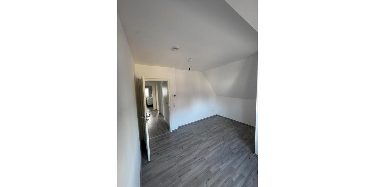 Dachgeschoßwohnung Bielefeld Schildesche - 3 Zimmer, 55 m&sup2;, 550&euro; | Angebot:25649470