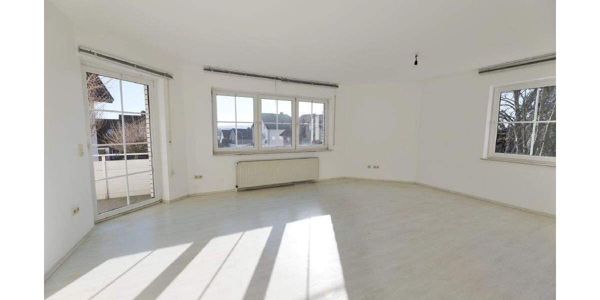 Etagenwohnung Lage - 3 Zimmer, 82 m&sup2;, 175.000&euro; | Angebot:25776535