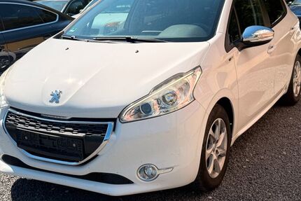 Peugeot 208 120.000 km 4.950 &euro; Bielefeld 33647