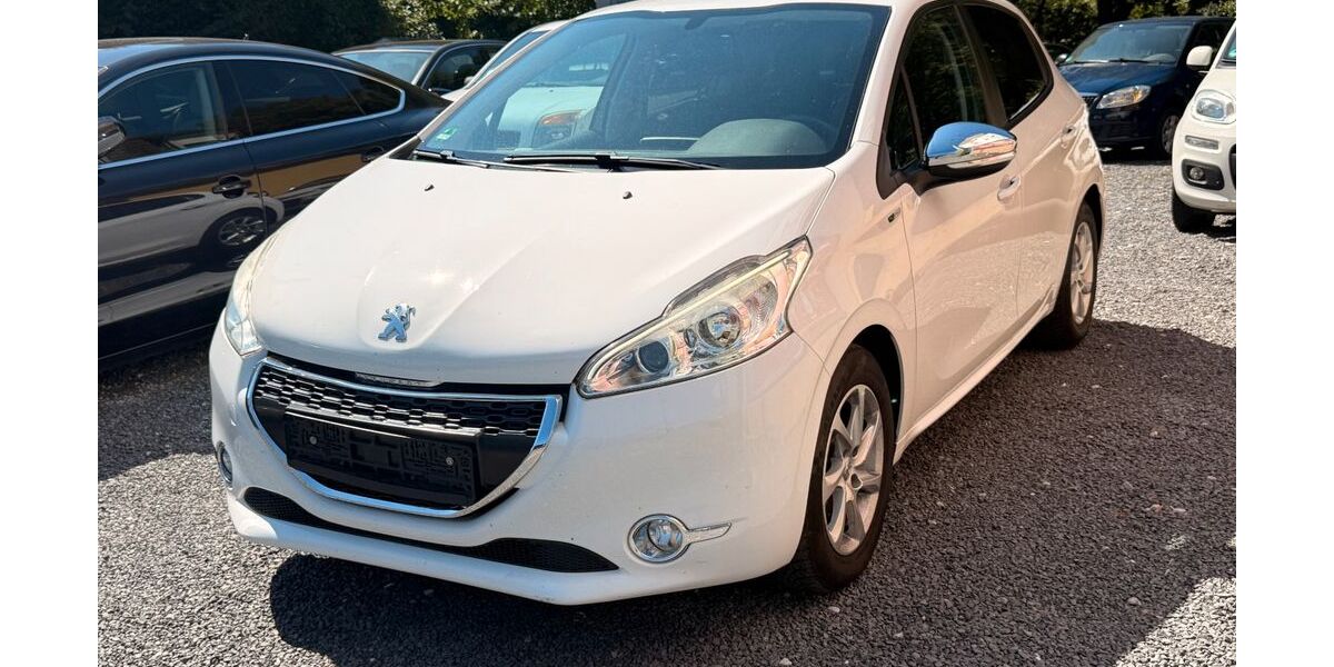 Peugeot 208 120.000 km 4.950 &euro; Bielefeld 33647
