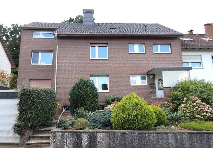 Zweifamilienhaus in wunderbarer Lage von Hiddenhausen – Ortsteil Schweicheln-Bermbeck