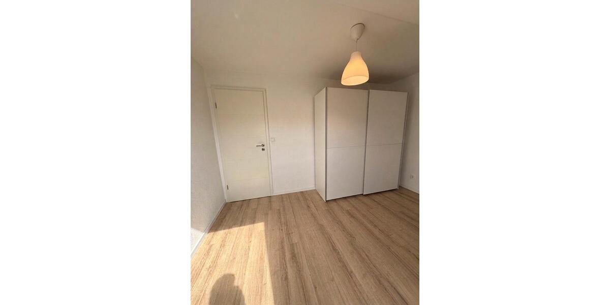 Dachgeschoßwohnung Detmold Hakedahl - 3 Zimmer, 80 m&sup2;, 790&euro; | Angebot:26415647