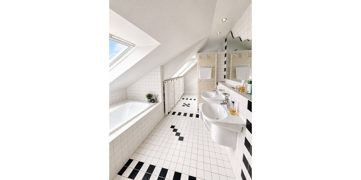 Charakterimmobilie mit Einliegerwohnung auf außergewöhnlichem Naturgrundstück - Zweifamilienhaus Hüllhorst | Angebot:26948462
