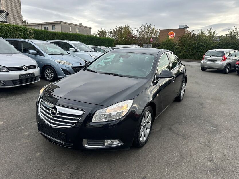 Opel Insignia 105.000 km 4.999 € Paderborn 33100
