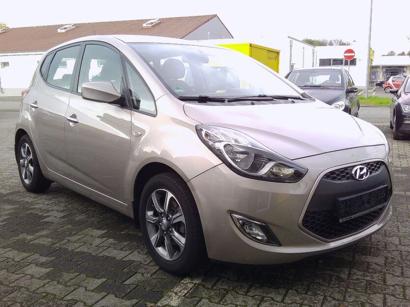 Hyundai i20 38.256 km 8.500 € Schloß Holte-Stukenbrock 33758
