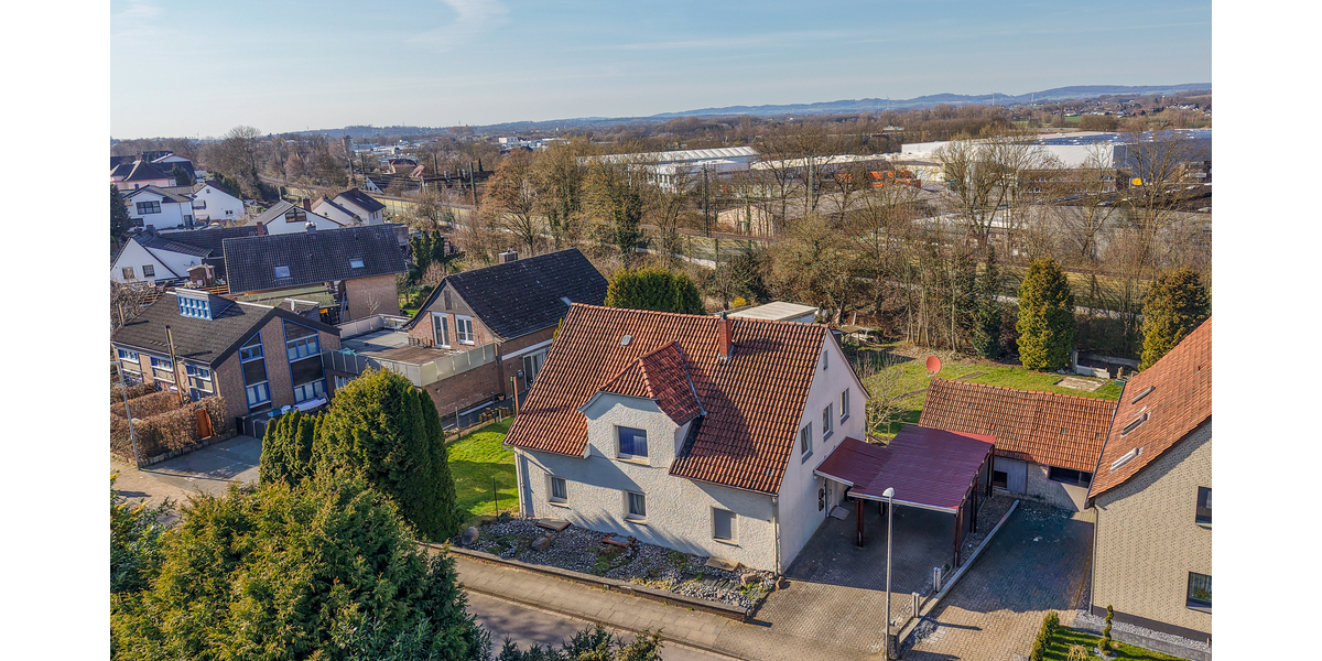 Ein- bis Zweifamilienhaus mit Wintergarten, großem Grundstück und vielseitigen Nutzungsmöglichkeiten - Zweifamilienhaus Löhne | Angebot:26381348