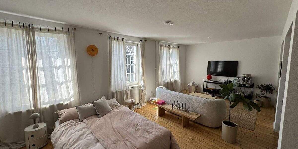 Etagenwohnung Detmold Innenstadt - 2 Zimmer, 94 m&sup2;, 695&euro; | Angebot:25532851