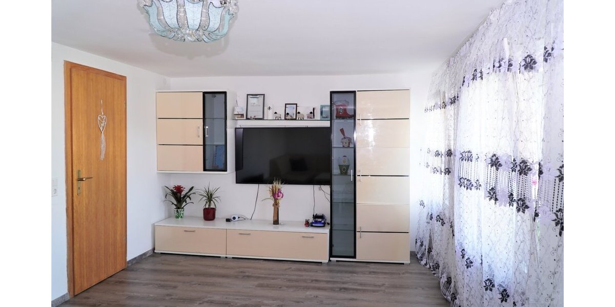 Ideal für Großfamilien! Gepflegtes 2 Familienhaus mit großem Grundstück ca. 2000 m² 9 zimmer