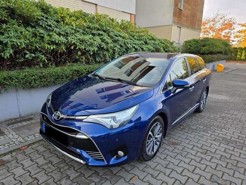 Toyota Avensis 173.608 km 13.500 € Löhne 32584