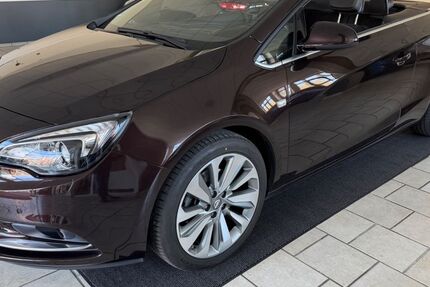 Opel Cascada 82.000 km 11.950 &euro; Detmold 32756