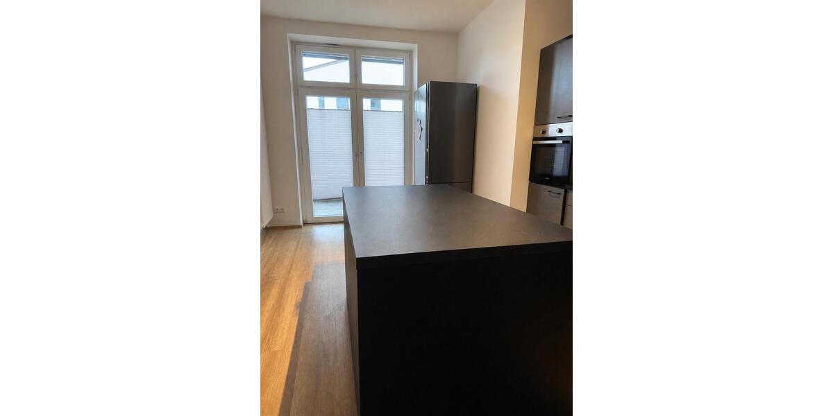 Etagenwohnung Lage - 4 Zimmer, 138 m&sup2;, 1.300&euro; | Angebot:26464572