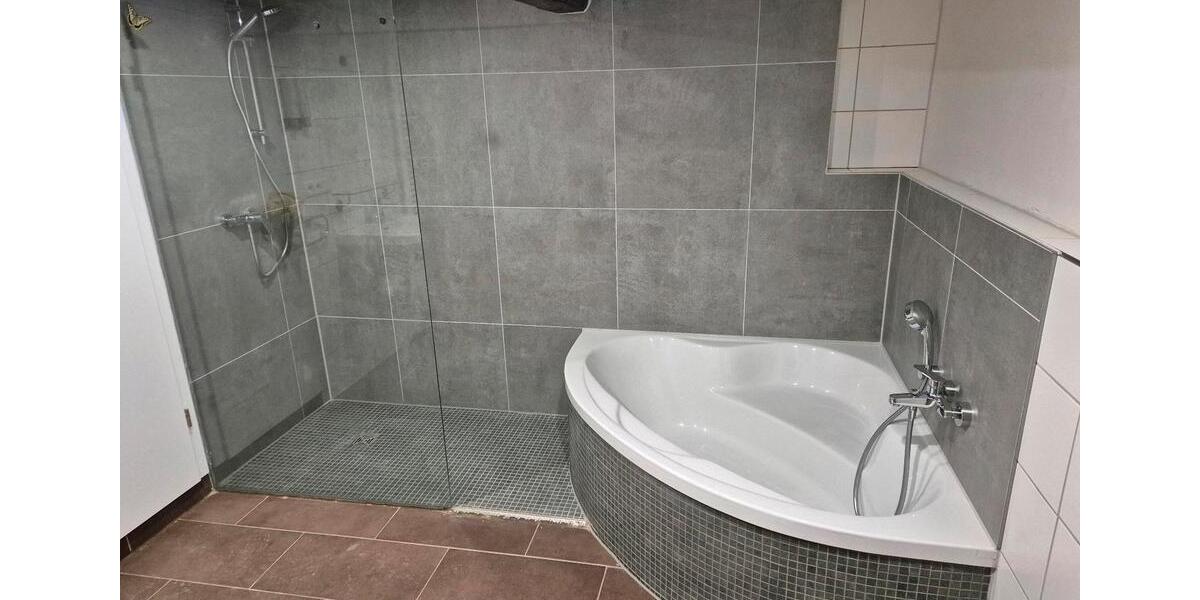 Großzügige Altbauwohnung mit Garten – sofort verfügbar 5 zimmer