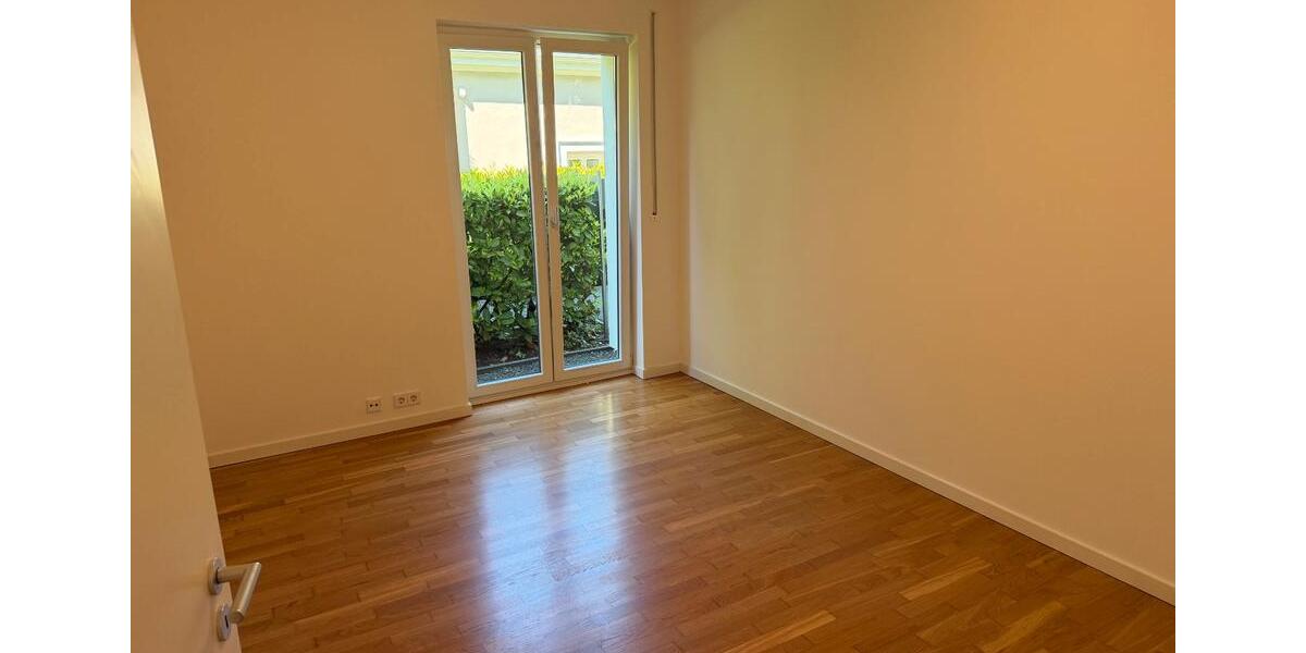 Erdgeschoßwohnung Bad Oeynhausen - 3 Zimmer, 105 m&sup2;, 1.390&euro; | Angebot:26689285