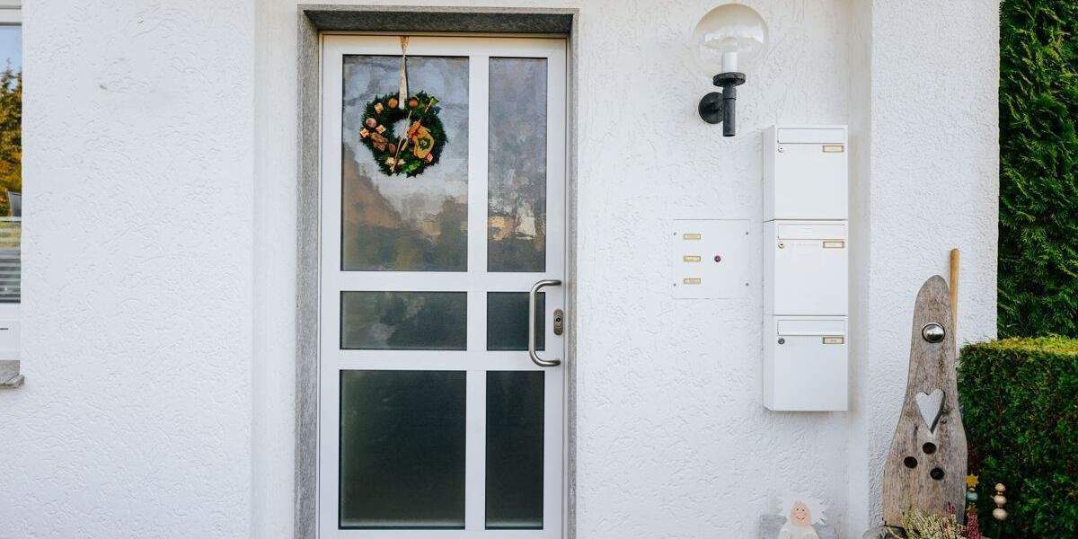 Reihenmittelhaus Leopoldshöhe Schuckenbaum - 8 Zimmer, 221 m&sup2;, 339.000&euro; | Angebot:25669161