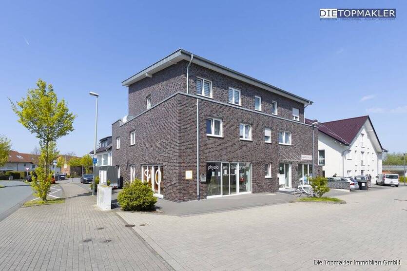 Gewerbefläche mit großer Schaufensterfront.