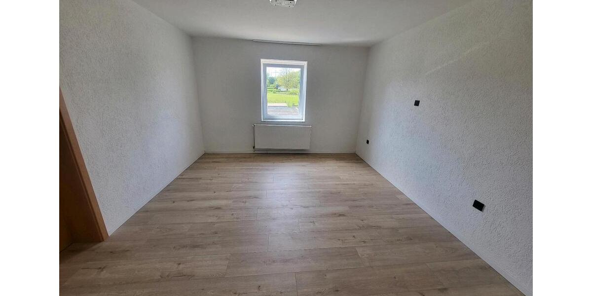 Etagenwohnung Lage - 4 Zimmer, 83 m&sup2;, 750&euro; | Angebot:26415552