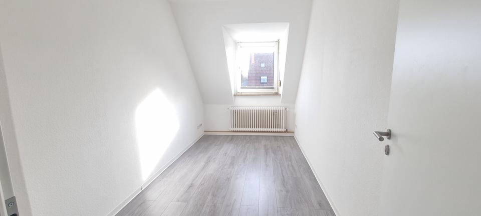 Dachgeschoßwohnung Bielefeld Brackwede - 3 Zimmer, 75 m&sup2;, 600&euro; | Angebot:26337245