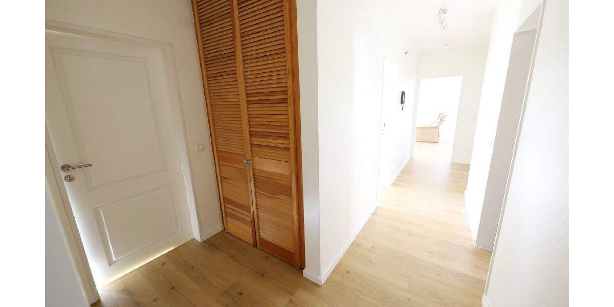 Etagenwohnung Lage - 5 Zimmer, 155 m&sup2;, 228.500&euro; | Angebot:25689539