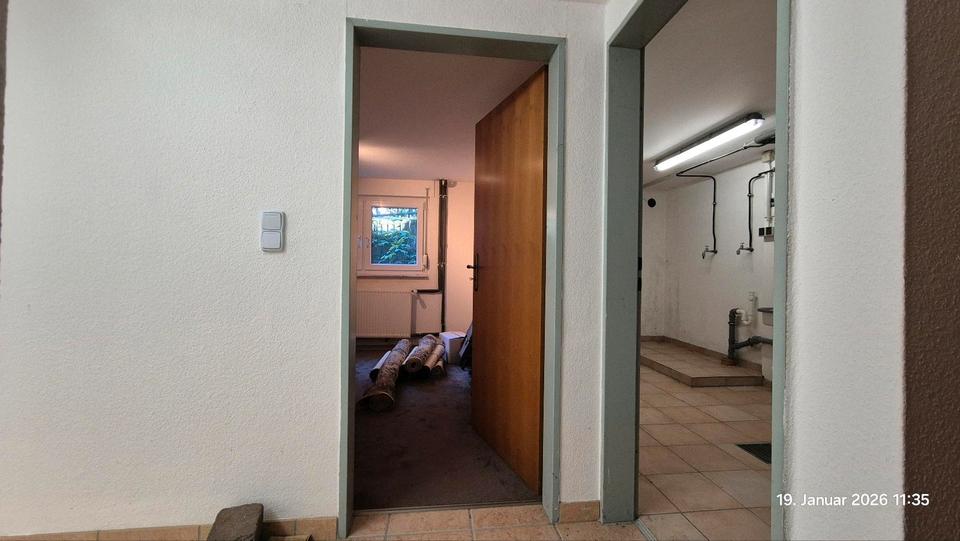 Idyllische Haushälfte, Erdgeschoß, Keller, Terasse, Garten 2 zimmer